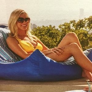 Meet your Posher, Antonia